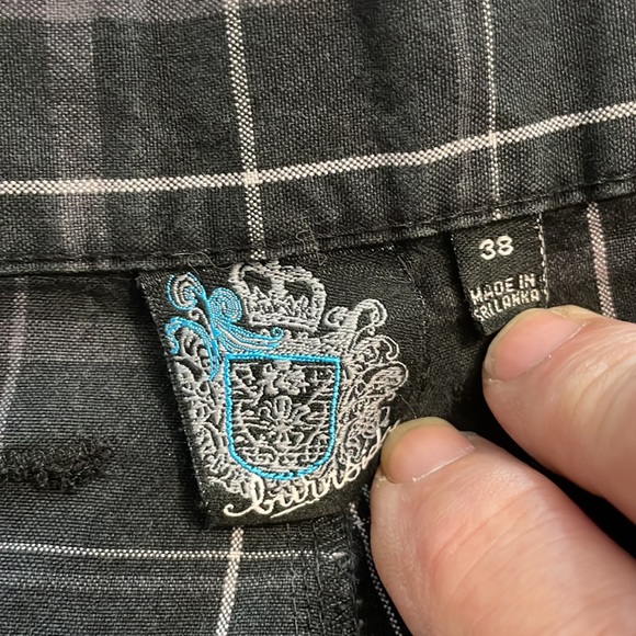 Burnside plaid pinstriped golf / walking shorts 38” waist button rear pocket - Picture 2 of 7